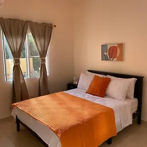 Lovely 2 Bedroom In Quiet Neighborhood! , Philipsburg (Sint Maarten) Sint Maarten/Saint Martin