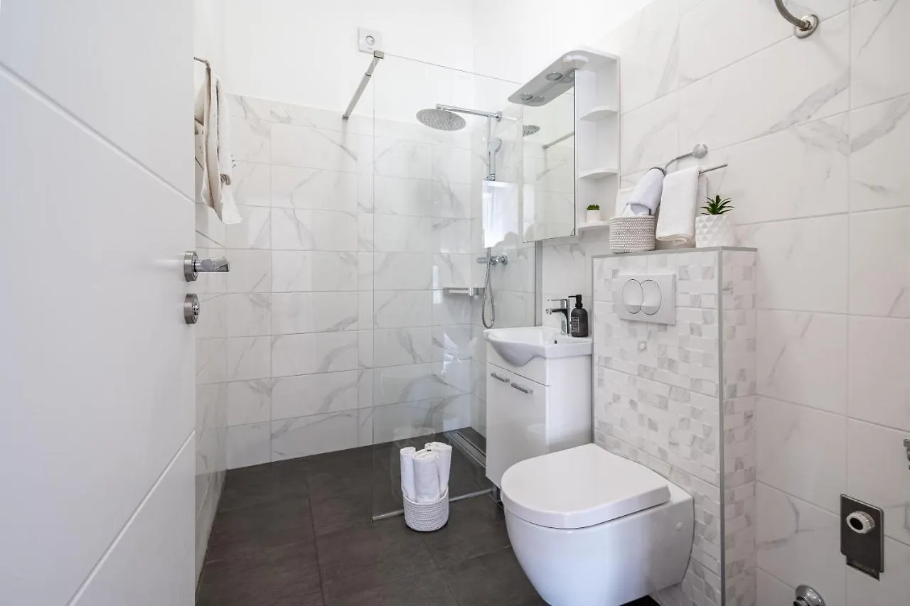 Apartments Palace Kolovare Zadar Croatia
