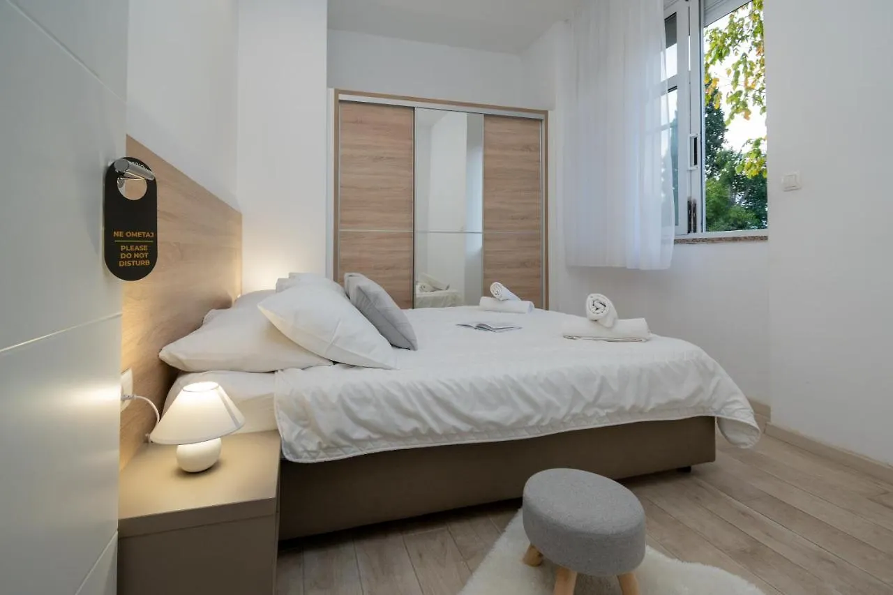 Apartments Palace Kolovare Zadar